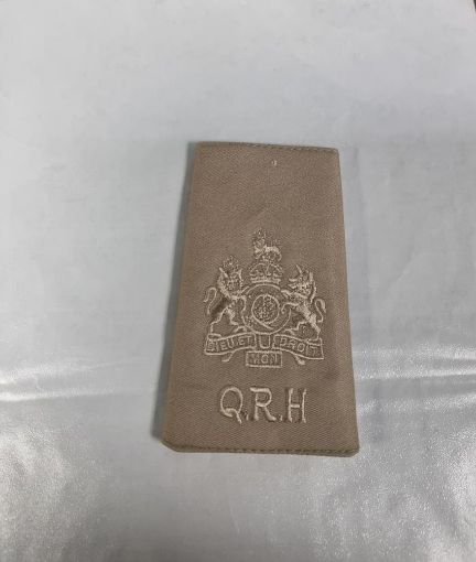 Picture of The Queen's Royal Hussars Rank slide - Buff - Warrant Officer Class 1 - Tudor Crown